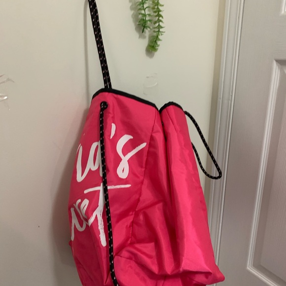 Victoria Secret Beach Water-Proof Tote Bag - Picture 13 of 16